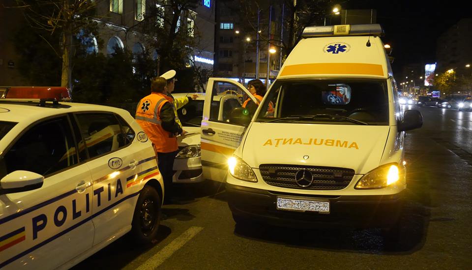 Echipaje ale Ambulanţei şi SMURD, amendate de Poliţia Rutieră!