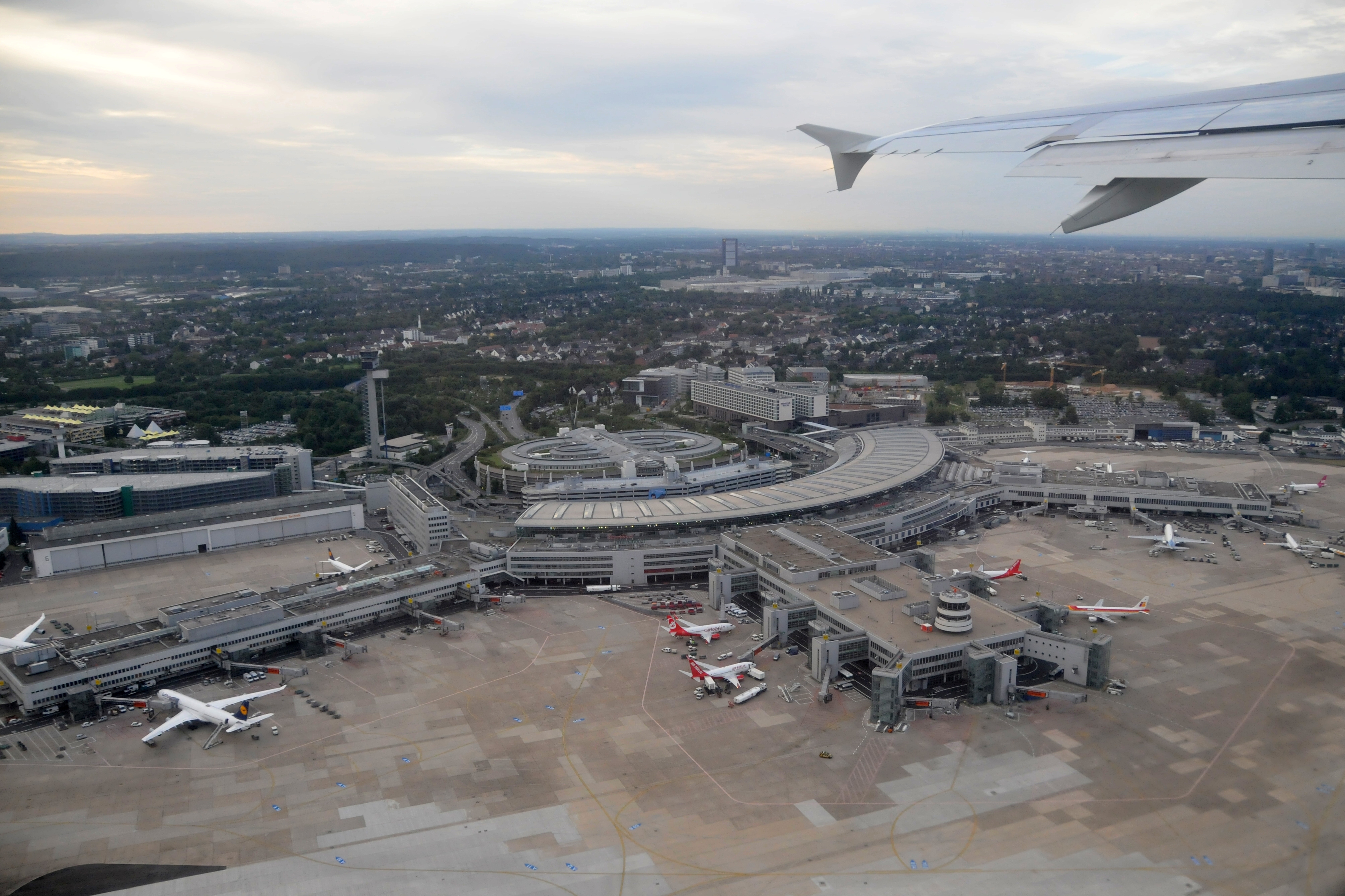 Bombă detonată controlat pe un aeroport din Germania
