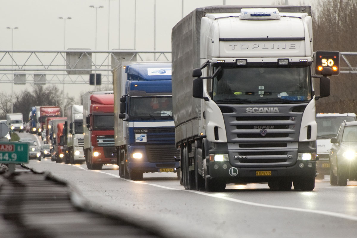 Transportatorii anunţă noi proteste