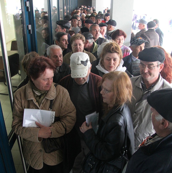 CONSTANȚA. Scandal la încasarea pensiilor!