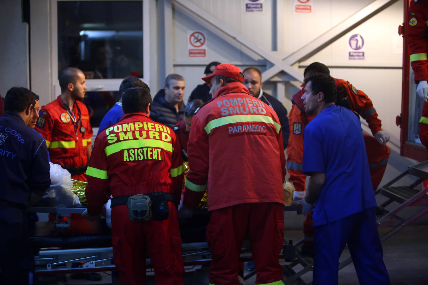 UPDATE:TOATE VICTIMELE AU FOST IDENTIFICATE. Două persoane decedate în incendiul din clubul Colectiv au rămas neidentificate
