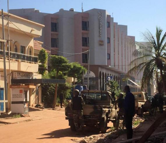 UPDATE: Luare de ostatici la un hotel central din capitala statului Mali