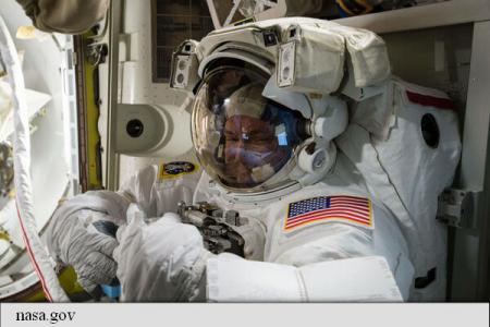 VIDEO – Timp record petrecut în spaţiu de doi astronauţi