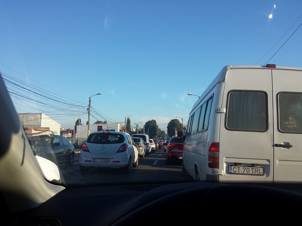 Trafic sufocat pe şoseaua Mangaliei