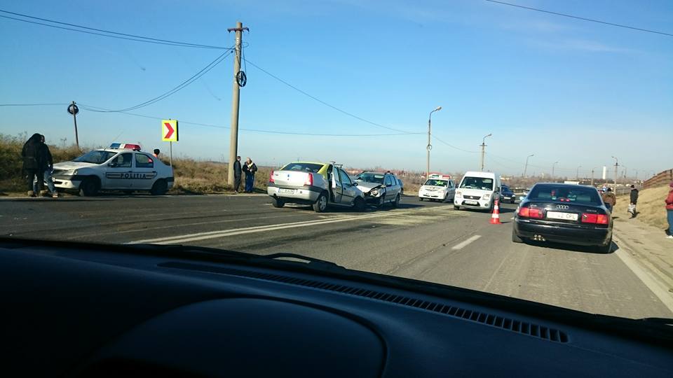 4 maşini implicate, 6 RĂNIŢI! Accident rutier lângă Mangalia