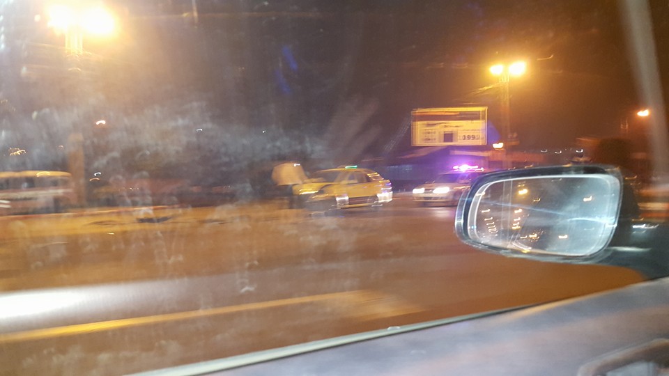 Maşină de poliţie, implicată în accident rutier pe bulevardul Aurel Vlaicu