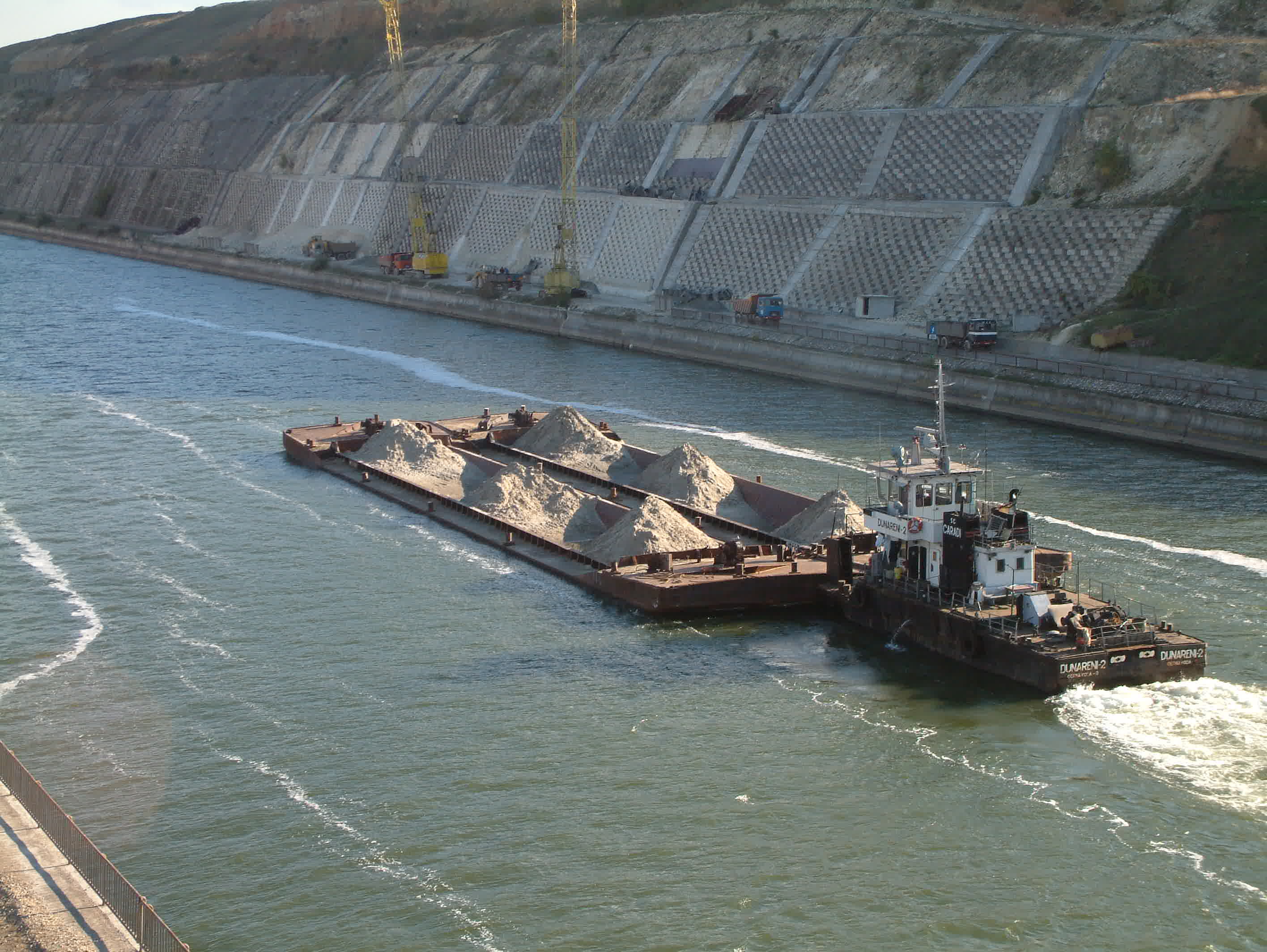 Inaugurat de Ceaşescu în 1984, canalul Dunăre – Marea Neagră nu este terminat nici acum