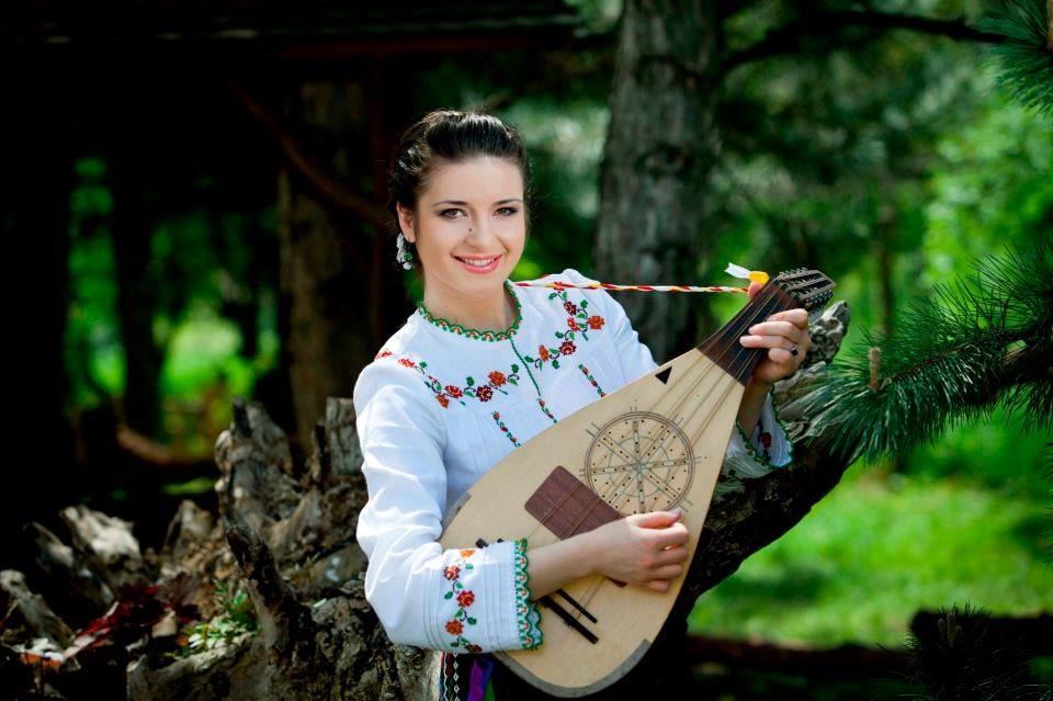 (Audio+foto) Stela Botez – Un colind și-o voie bună