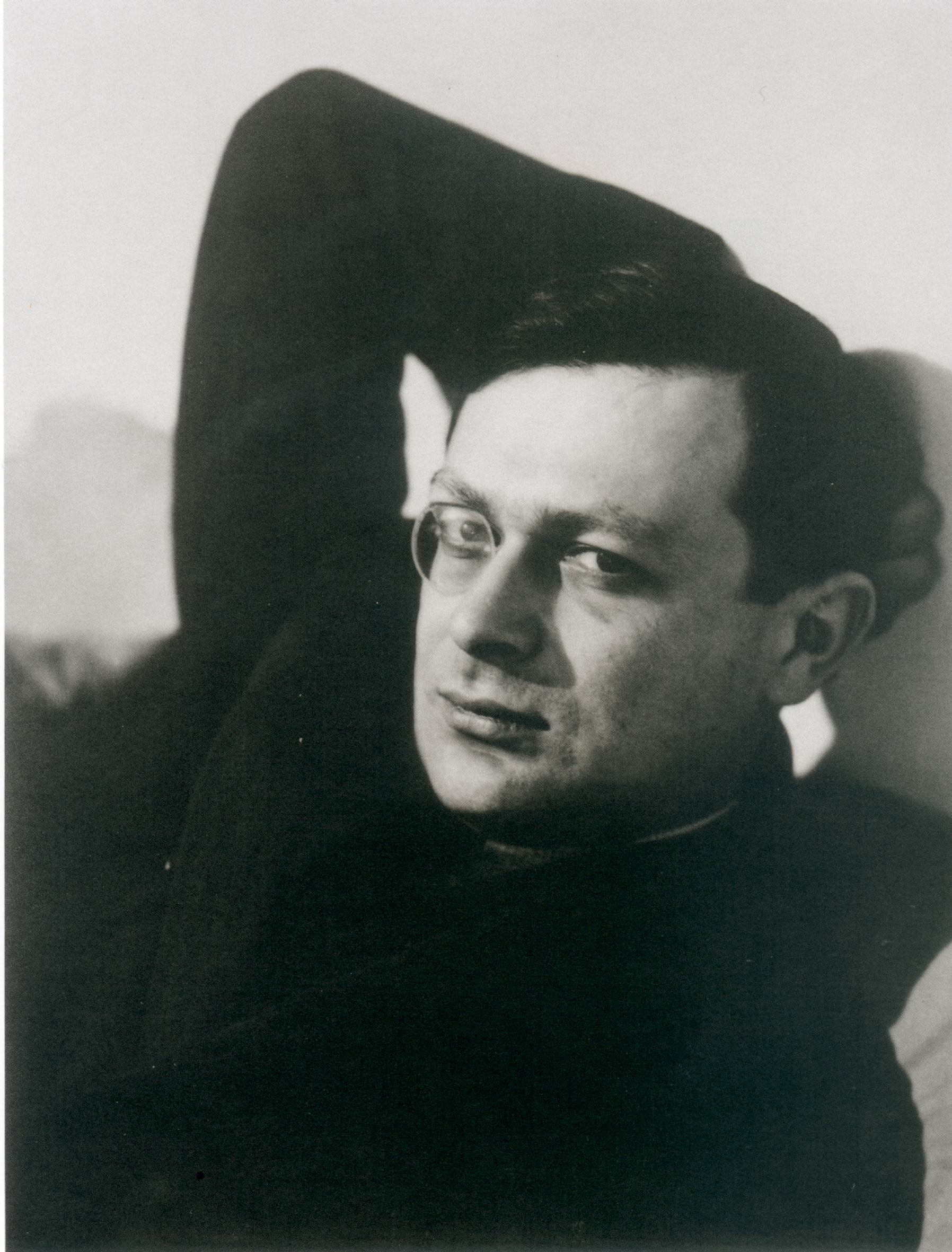 Tristan Tzara – unul dintre marii nonconformiști ai secolului XX