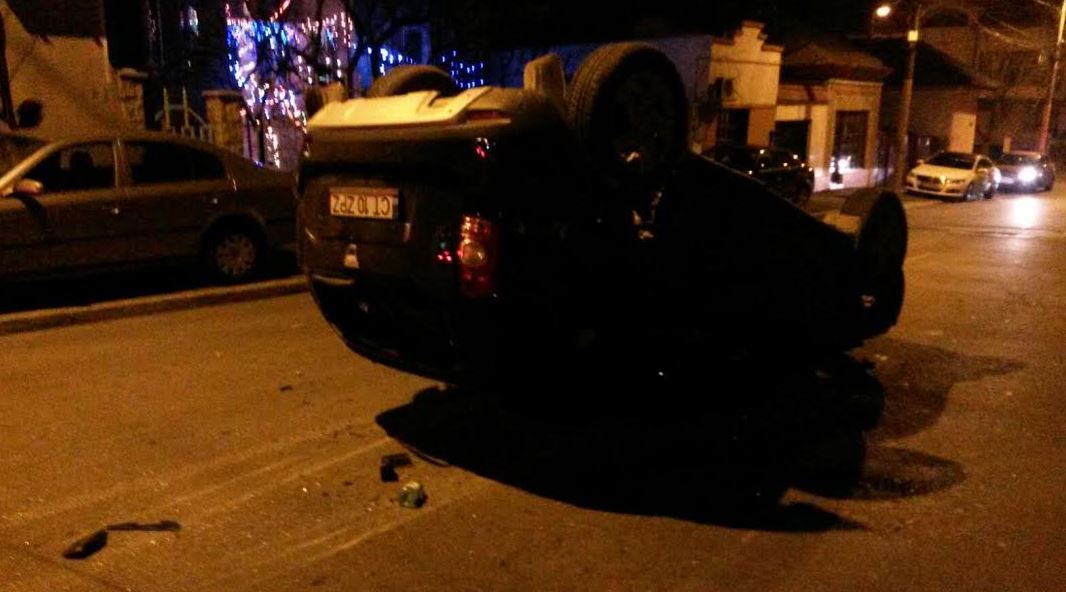 Foto – CONSTANŢA: Accident de circulaţie cu trei victime, pe strada Nicolae Iorga