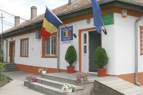 AGIGEA. Sute de case construite în ilegalitate