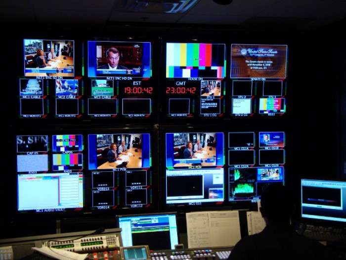 Aproape 7 milioane de români folosesc serviciile audiovizuale