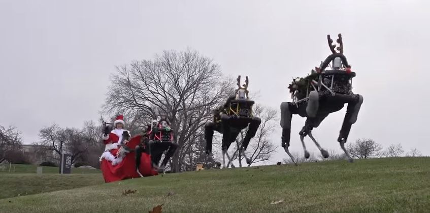 VIDEO: Robocop i-a „tunat” sania lui Moş Crăciun