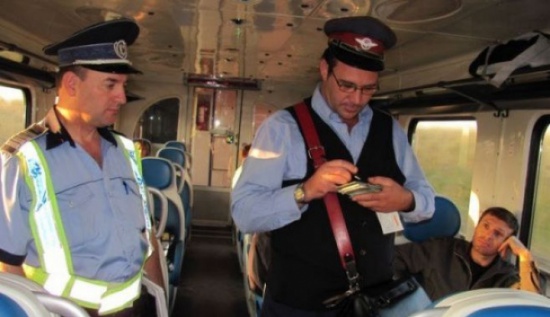 Razie a poliţiştilor de la Transporturi în trenurile de călători