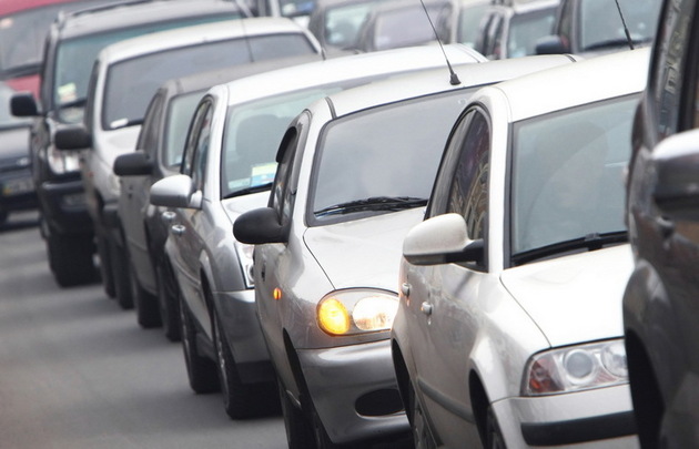 Se circulă în coloană între Bușteni și Predeal
