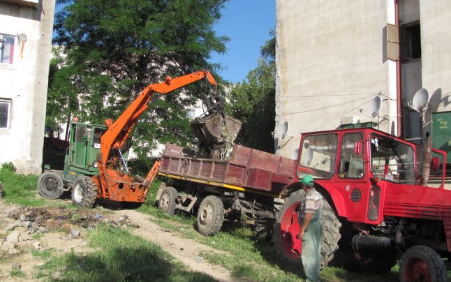 TULCEA: Salubritatea din oraş, pusă în dificultate de o normă a UE