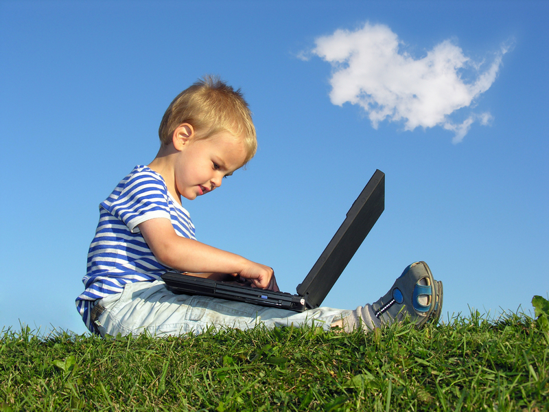 Internet GRATUIT în parcuri, şcoli şi biserici