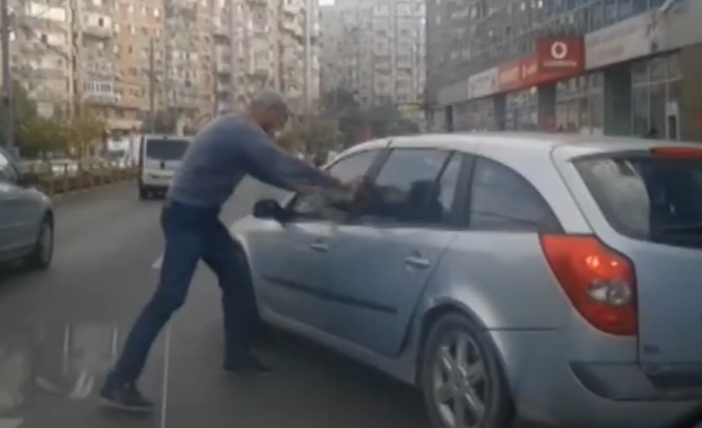 Ce a păţit un şofer din Constanţa după o şicană în trafic