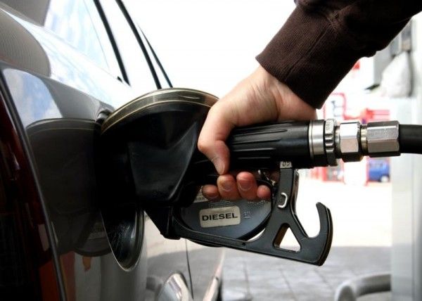 Preţ record în ultimii ani: MOTORINA, 4,4 lei LITRUL
