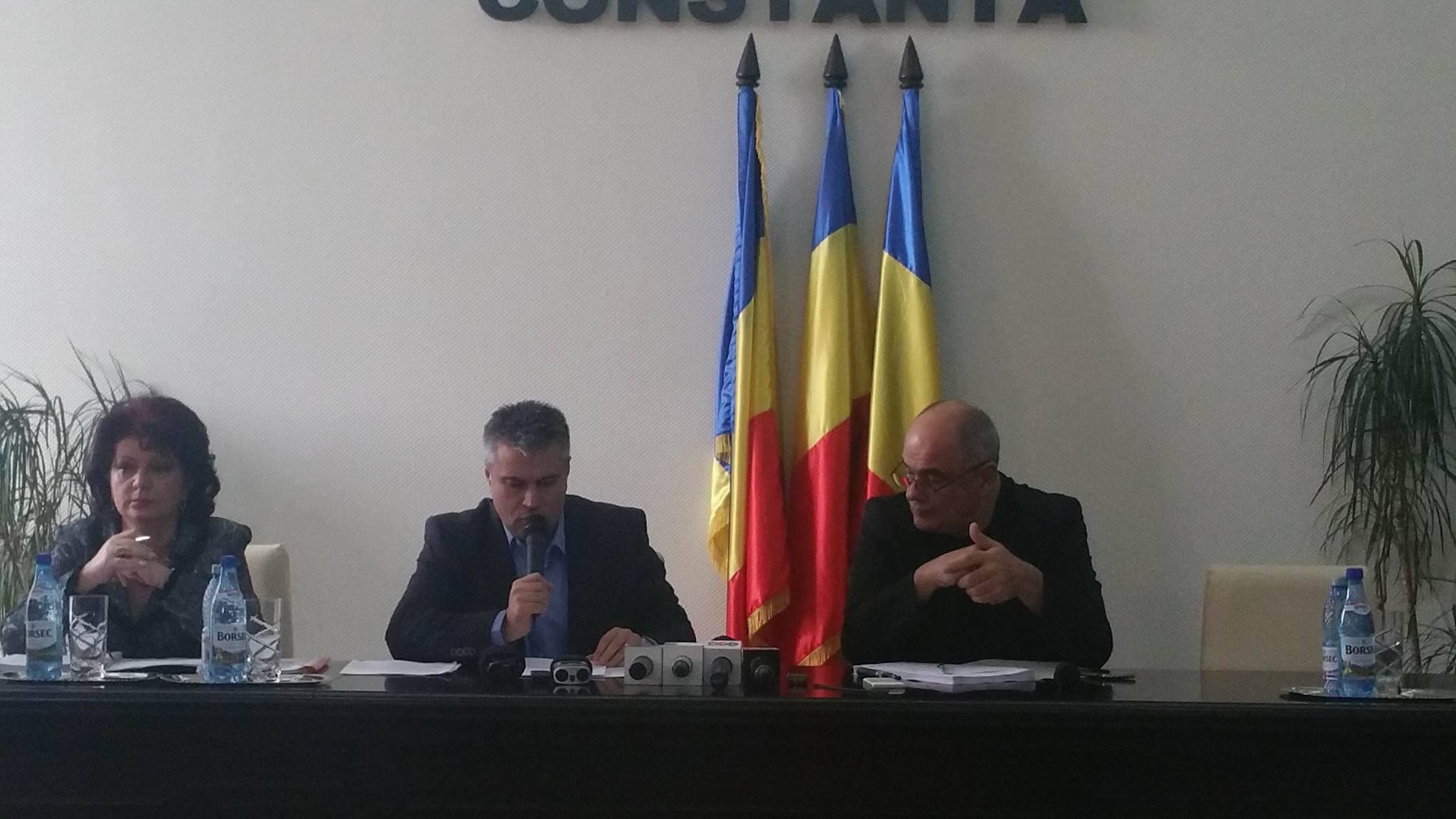Consilierii judeţeni s-au reunit în şedinţă extraordinară
