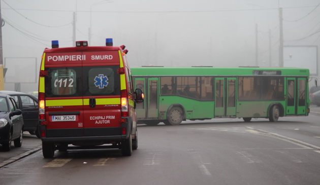 Autospecială SMURD, implicată în accident rutier