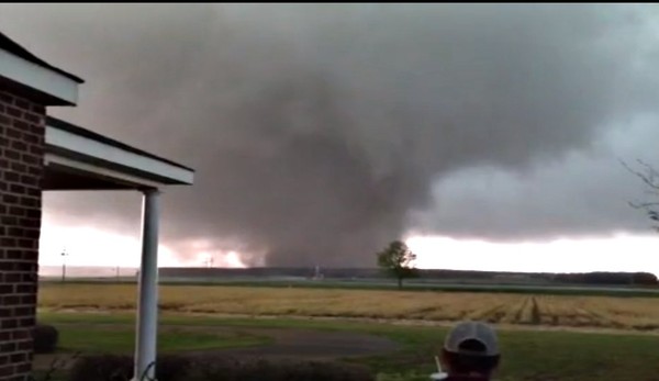Tornadele provoacă tragedii în SUA