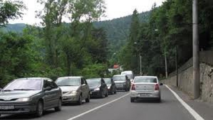 Trafic intens pe Valea Prahovei. Cum puteți evita ambuteiajele