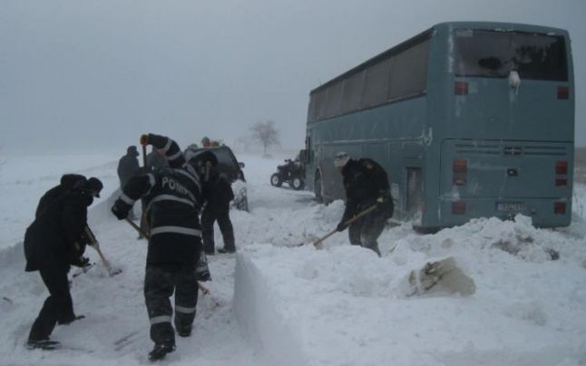 Microbuzele Constanţa-Bucureşti, ANULATE din cauza viscolului