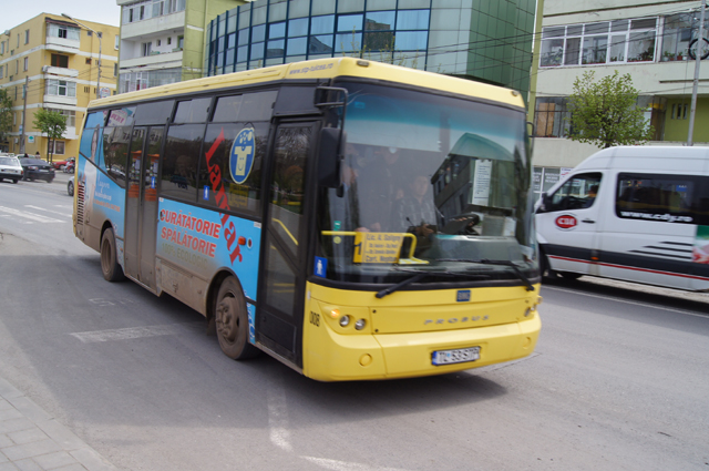 Elevii tulceni nu beneficiază de subvenţie pentru transportul local în comun