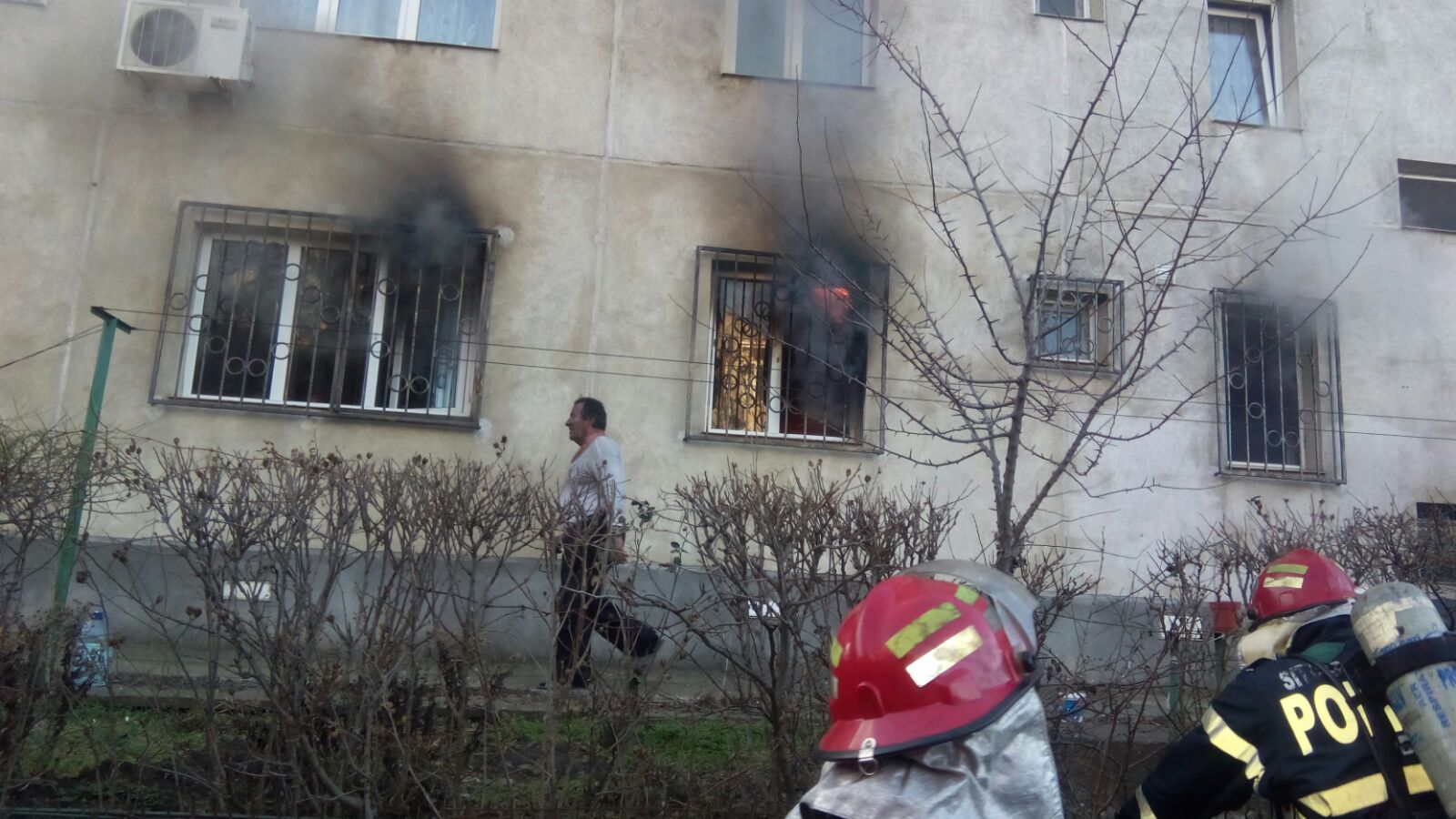 FOTO: INCENDIU la un apartament din Constanța