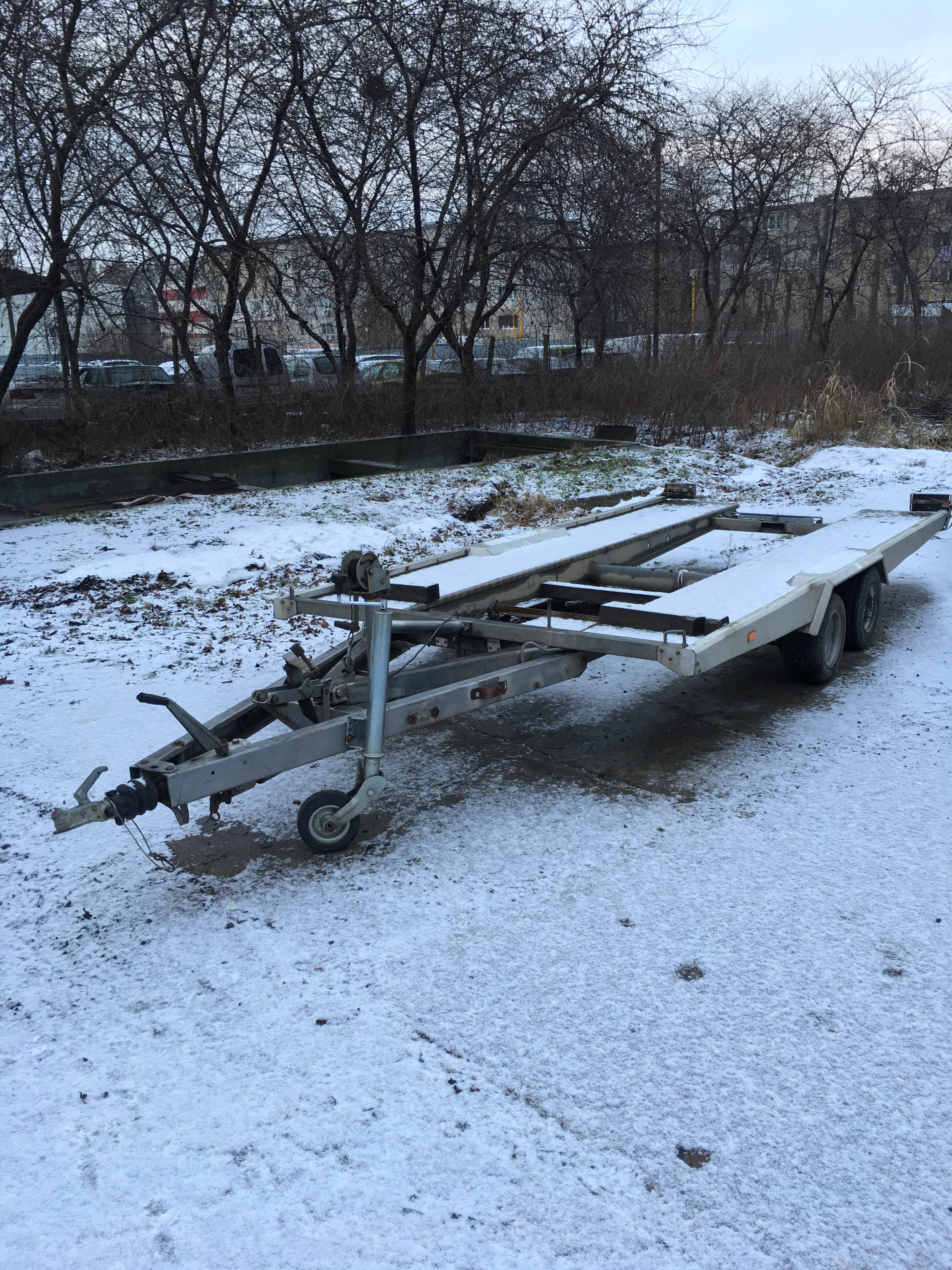 FOTO – Platformă auto furată din Germania, găsită la Constanţa