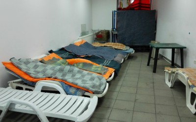 În ciuda gerului, doar trei oameni ai străzii se află cazaţi la adăpostul special din Constanţa