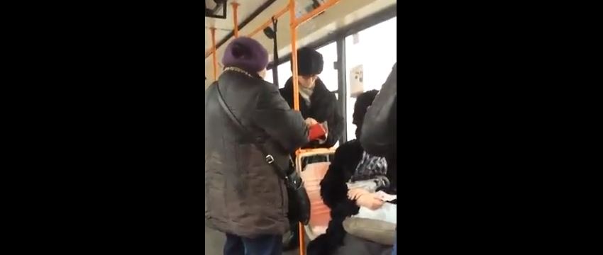 VIDEO: Se întâmplă în Constanţa. Bătrână, agresată verbal de o controloare RATC
