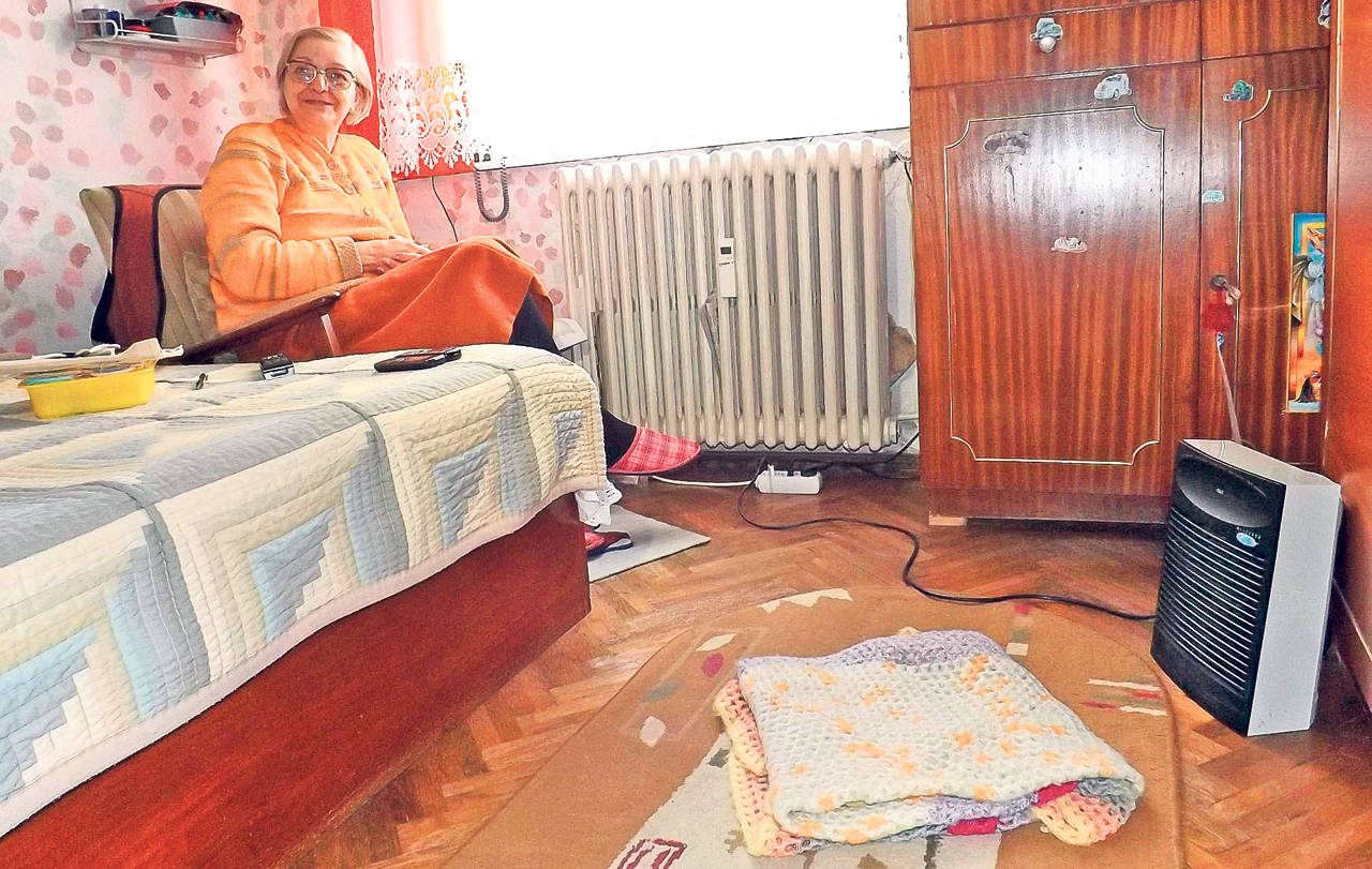 Sute de tulceni ar putea să stea în frig din cauza datoriilor la caldură