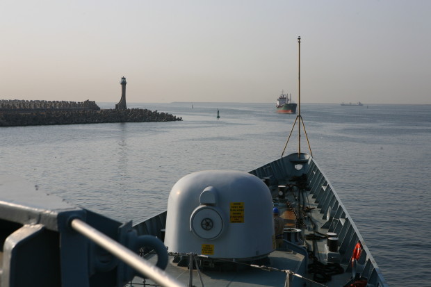 Marinarii români aflaţi pe nava sechestrată în Italia NU vor să plece de la bord