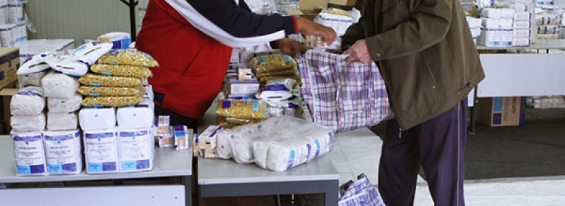 Adio, cozile UMILINŢEI! Vouchere de 40 de lei în loc de pachetele cu alimente pentru pensionari