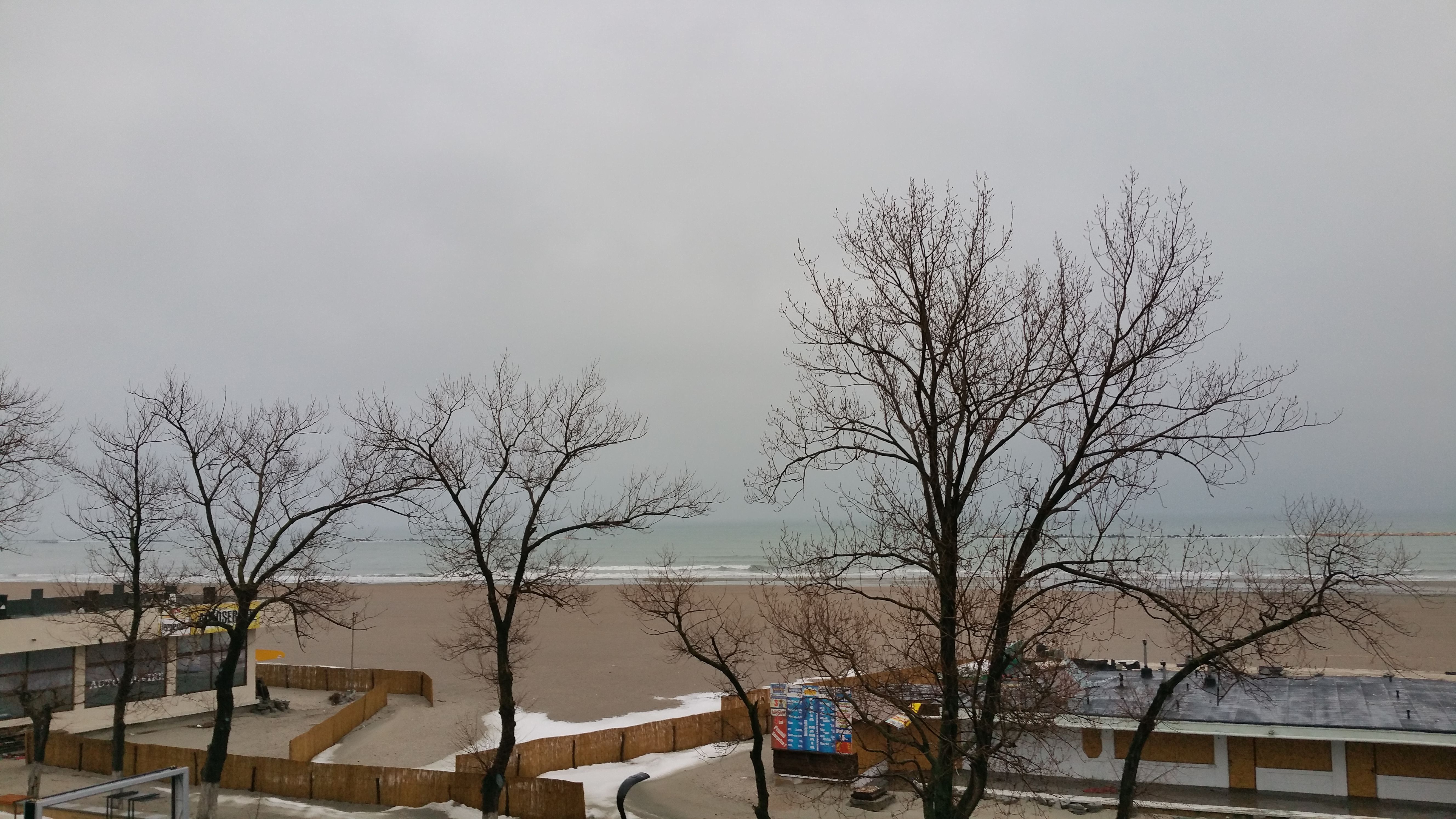 Vreme urâtă, în Dobrogea, dar scăpăm de patinoarul de pe străzi