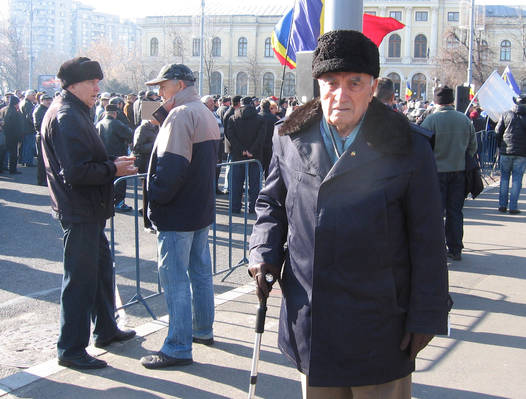 Rezerviştii protestează la Guvern