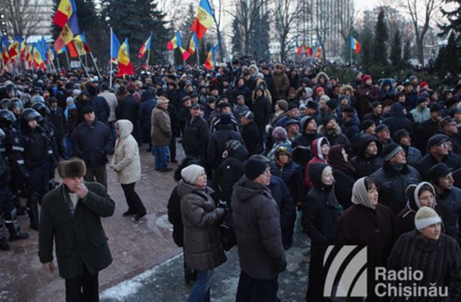 Proteste de stradă la Chişinău. Forţele pro-ruse cer alegeri anticipate