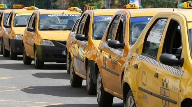 OFICIAL. Taximetriştii trebuie să aibă cazierul curat şi să fie absolvenţi de liceu!