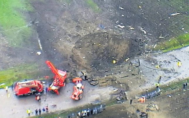 Video – TIR încărcat cu azotat de amoniu, RĂSTURNAT pe şosea
