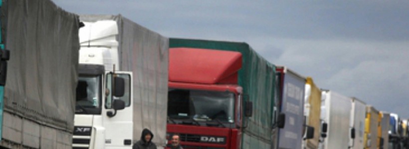 Se circula bară la bară pe autostrada A1 Bucureşti-Piteşti, la intrarea pe centură