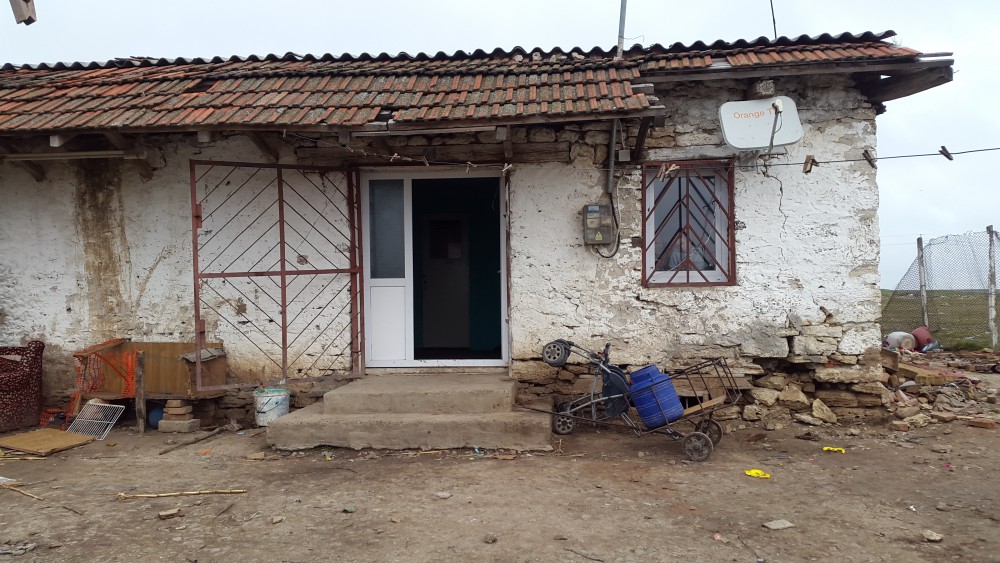 EXCLUSIV – O familie cu 6 copii din Movilița trăiește mai rău ca în taberele de refugiați (foto)