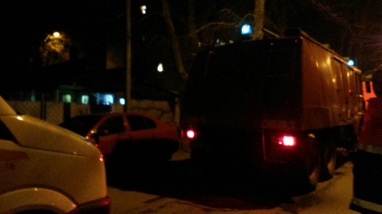 Garaj în flăcări, persoane în panică! INCENDIU în Constanţa
