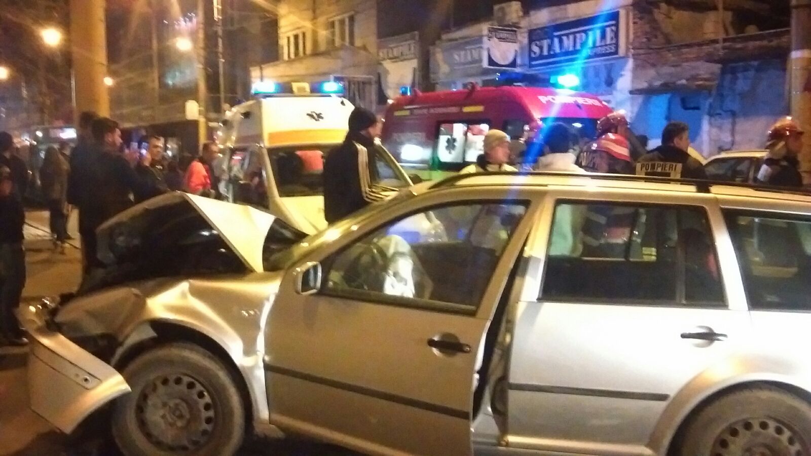 FOTO/UPDATE – Accident rutier GRAV în centrul Constanţei. O victimă ÎNCARCERATĂ