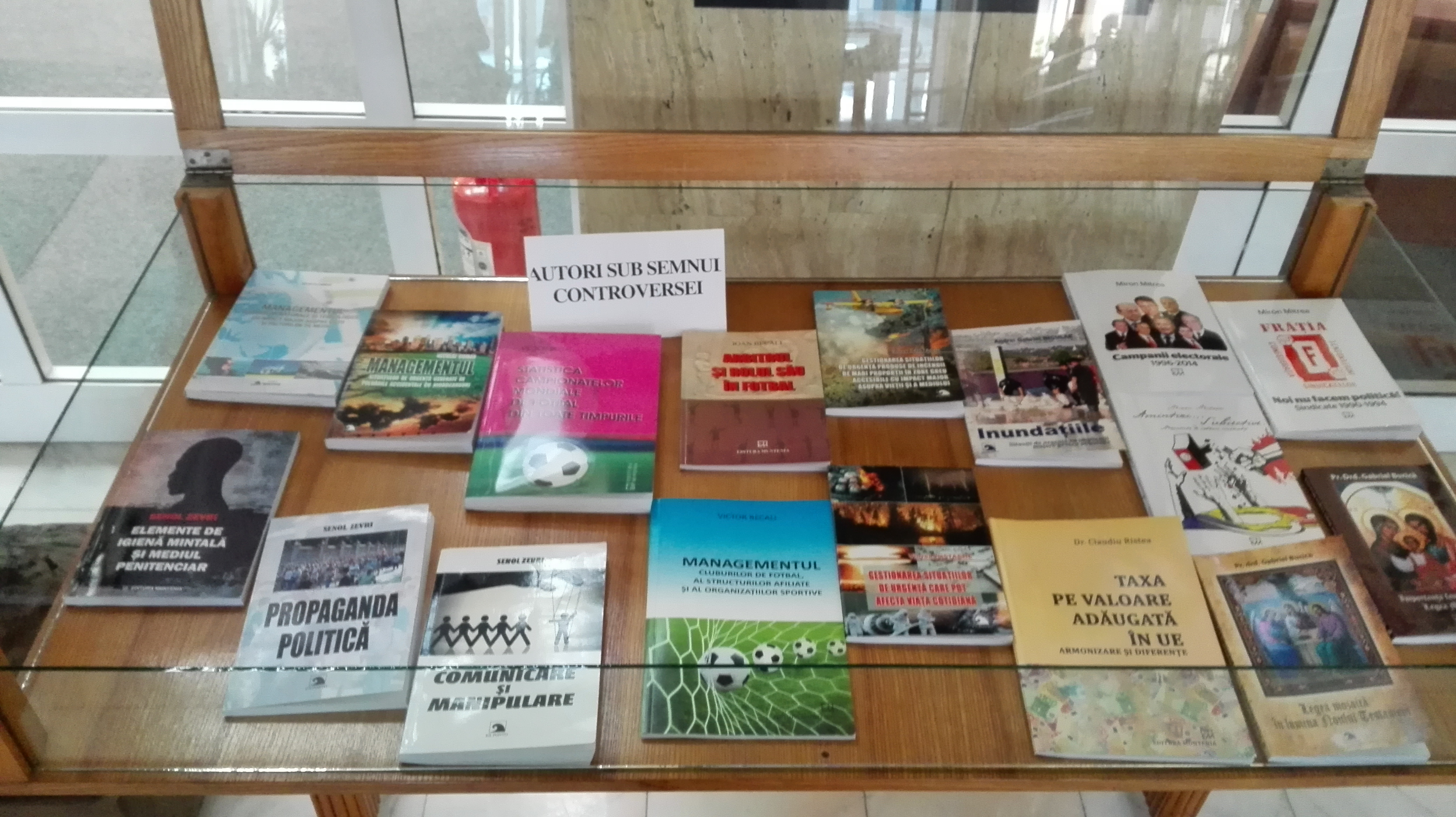 AUDIO/FOTO – „Manuscrise” după gratiile de la Poarta Albă