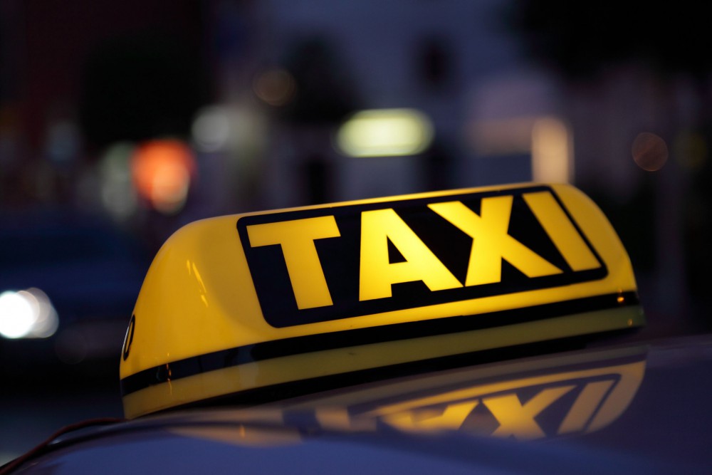 MAMAIA: Taximetriștii luați la bani mărunți de ANPC și poliție