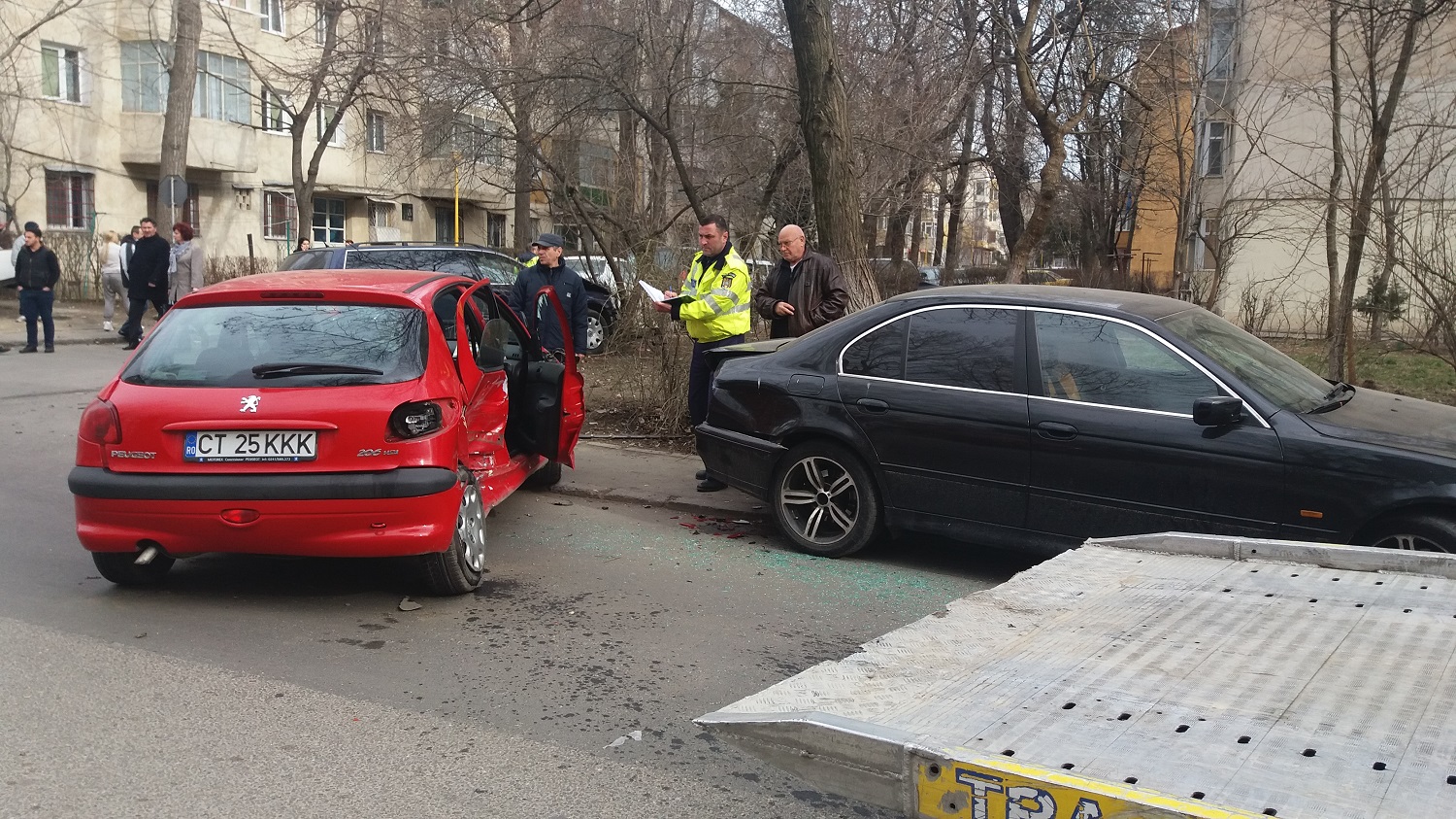 FOTO EXCLUSIV – 5 mașini implicate! Accident rutier în cartierul Km 4-5 (update)