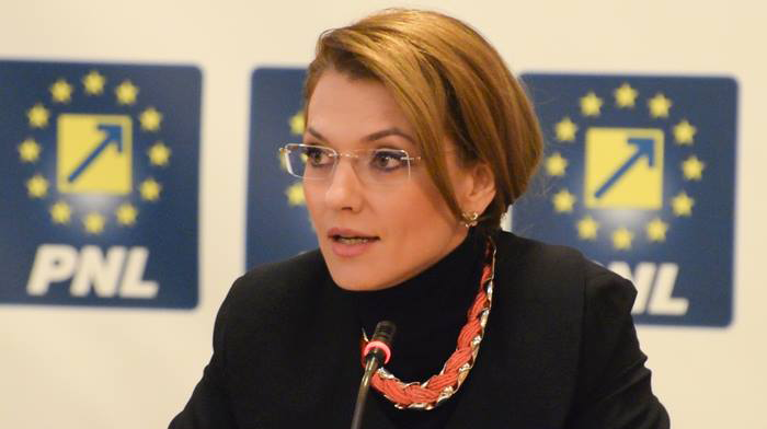 Alina Gorghiu: Modificarea legii SRR – SRTv ,,nu trebuie amendată, ci respinsă direct”