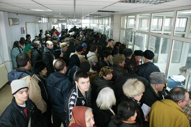 Gata cu cozile de la ghișeele Fiscului. O nouă metodă de plată a taxelor